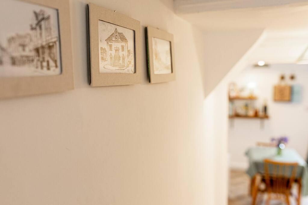 Light And Central Apartment Above Knead Bakery Tetbury Eksteriør billede